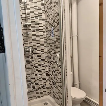 2 Au Rez De Chausse Avec Balcon