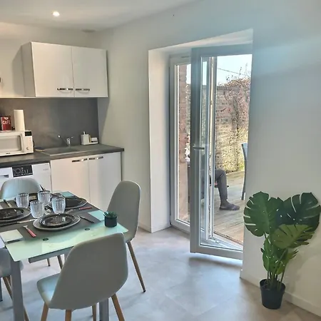 2 Au Rez De Chausse Avec Balcon * Evreux