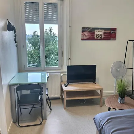 2 Au Rez De Chausse Avec Balcon * Evreux