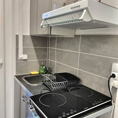 2 Au Rez De Chausse Avec Balcon